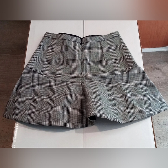 J. CREW Fit + Flare Flouncy Plaid Mini Skirt. Size 00 / 0. Academia. Twee. EUC - Picture 3 of 11